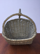 Load image into Gallery viewer, Cane basket with handle