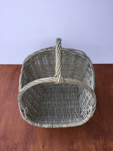 Load image into Gallery viewer, Cane basket with handle