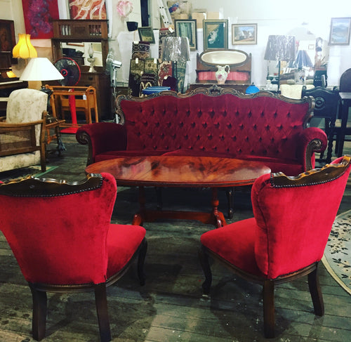 Red Chesterfield NO2