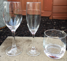 Load image into Gallery viewer, Wine glass