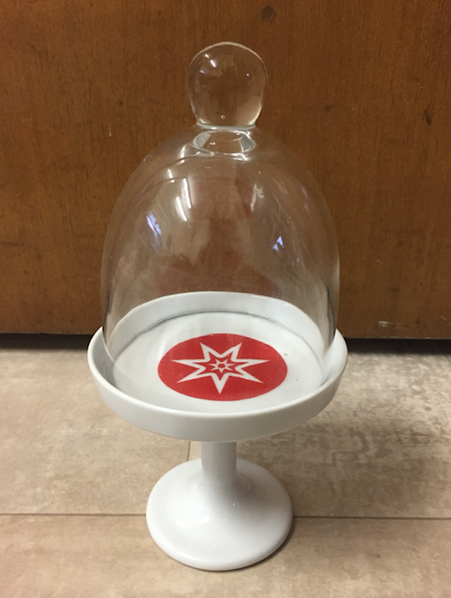Small cake stand with glass lid